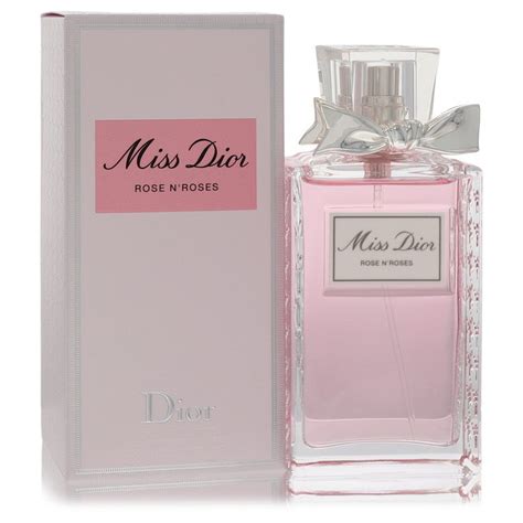 smells like miss dior.